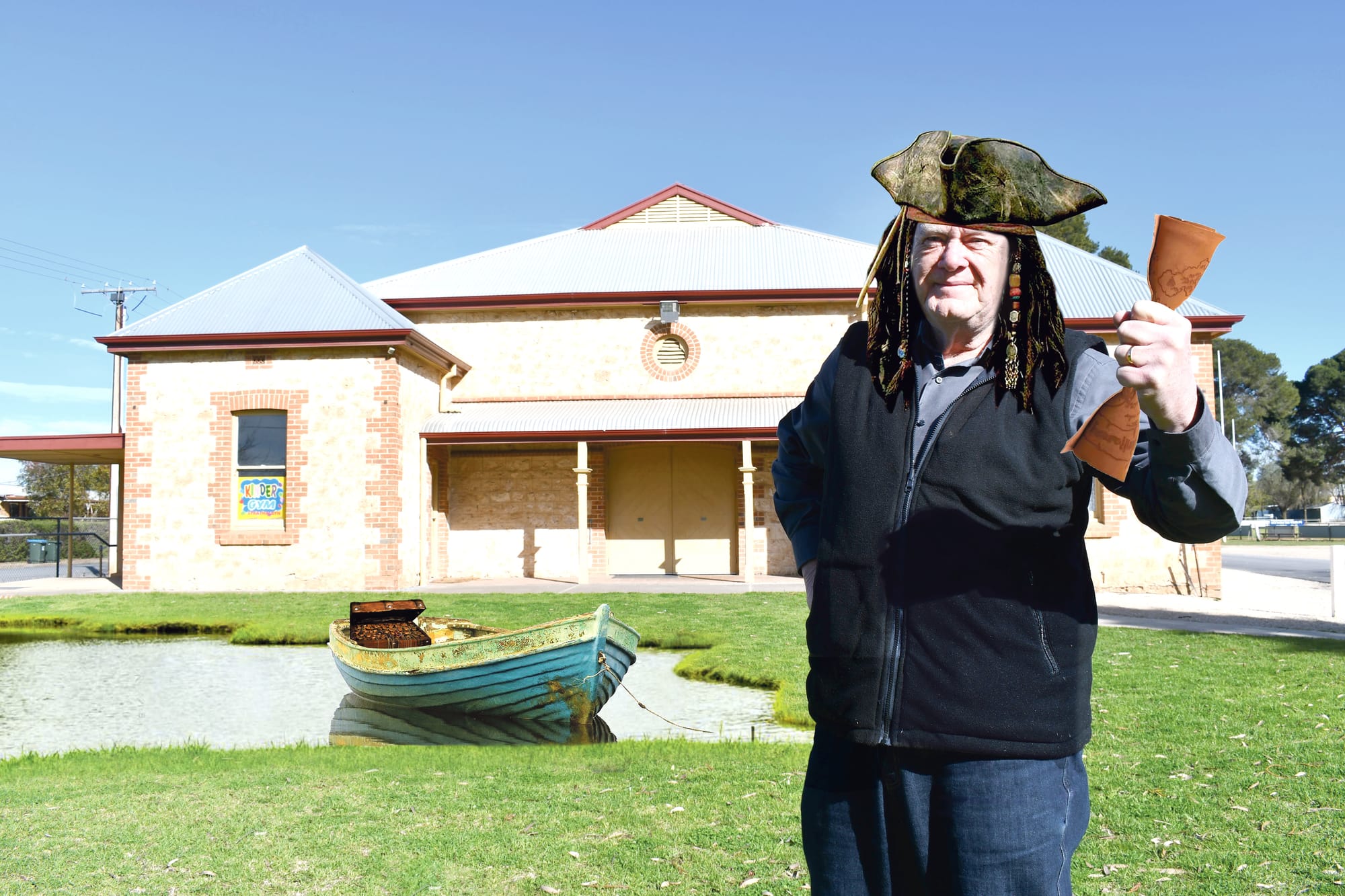 A sea of treasure waiting for hunters at antiques market