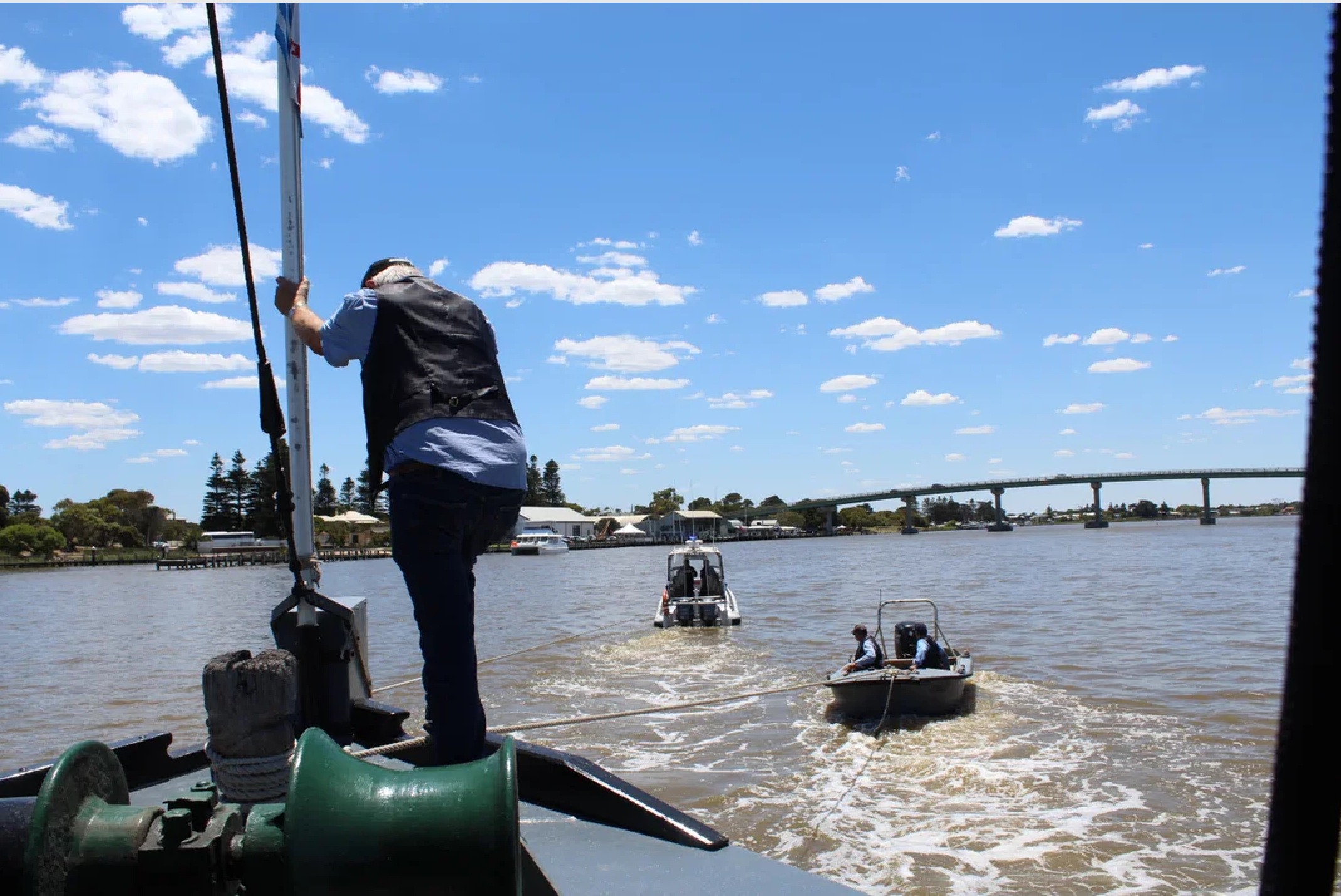 OH BUOY: Oscar W damaged in bridge crash