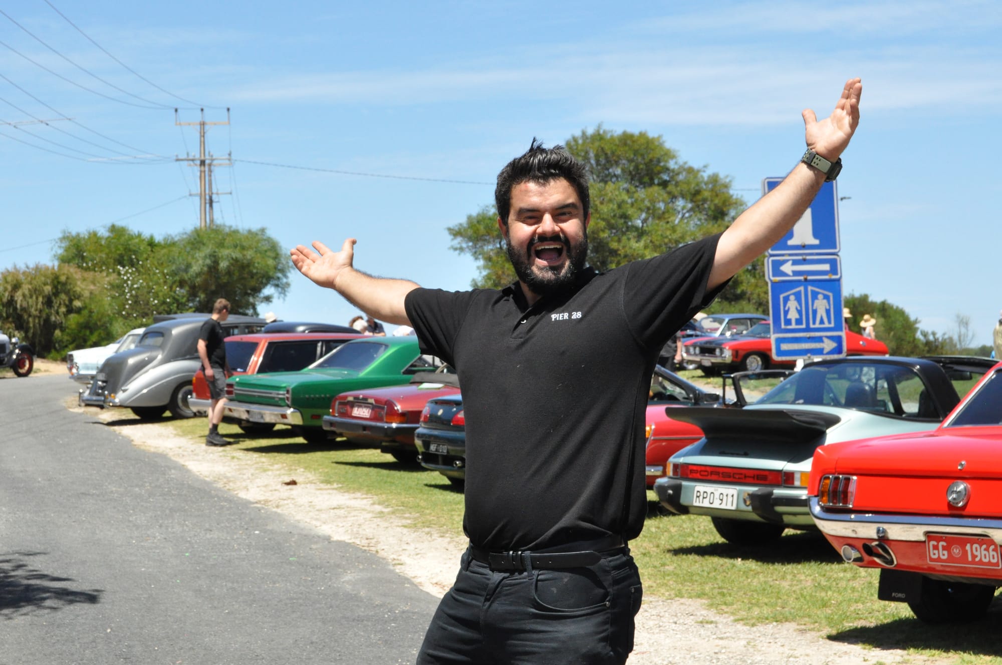 Historic car rally promotes Pier 28