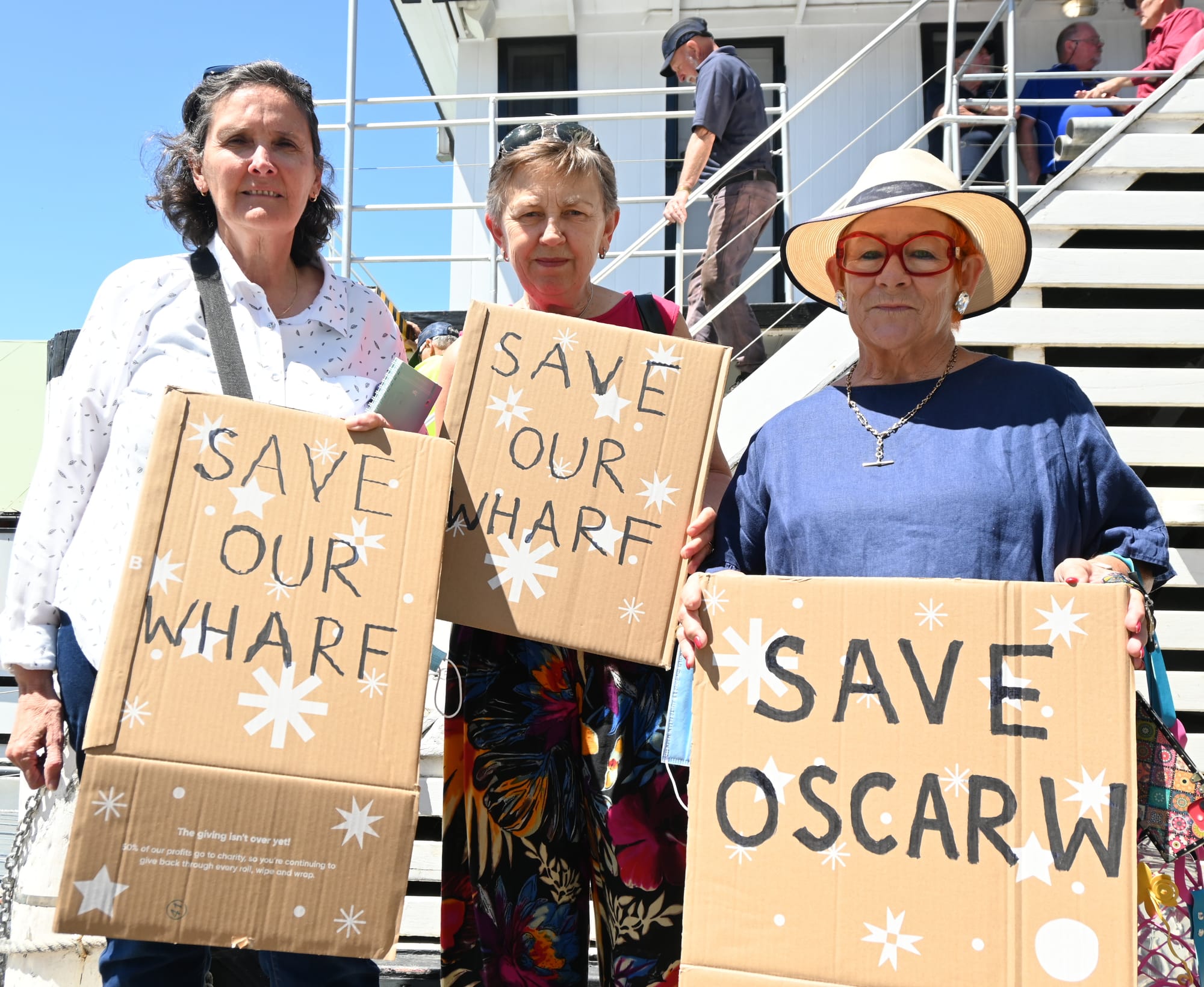 Goolwa wharf rally to ‘Save the Oscar W’ draws a healthy crowd