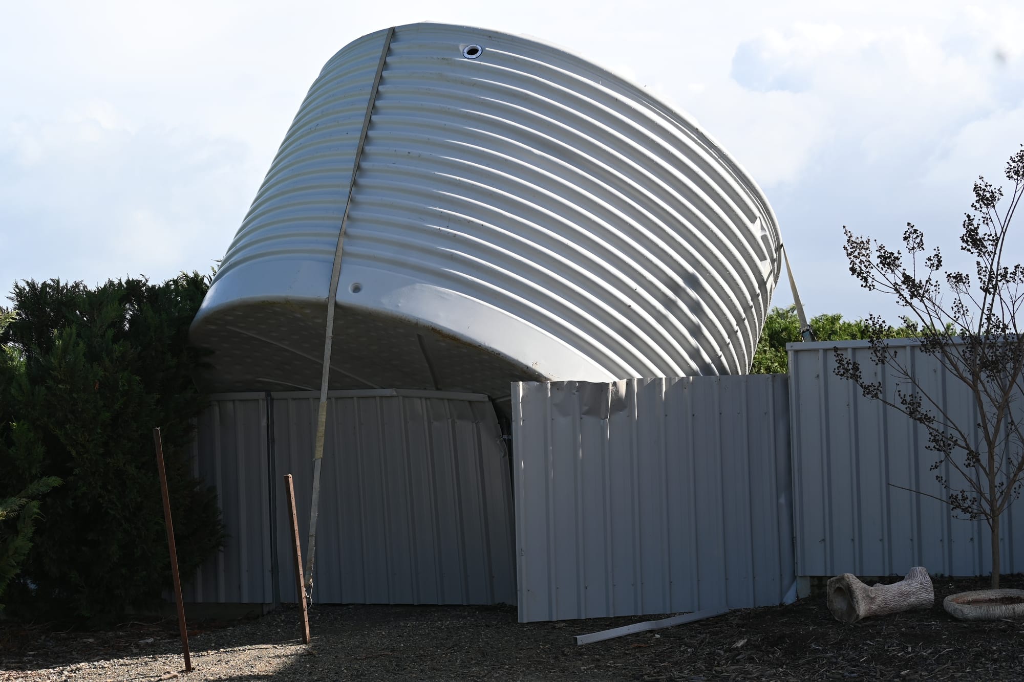 Wild weather lashes Strathalbyn, causes havoc for emergency services