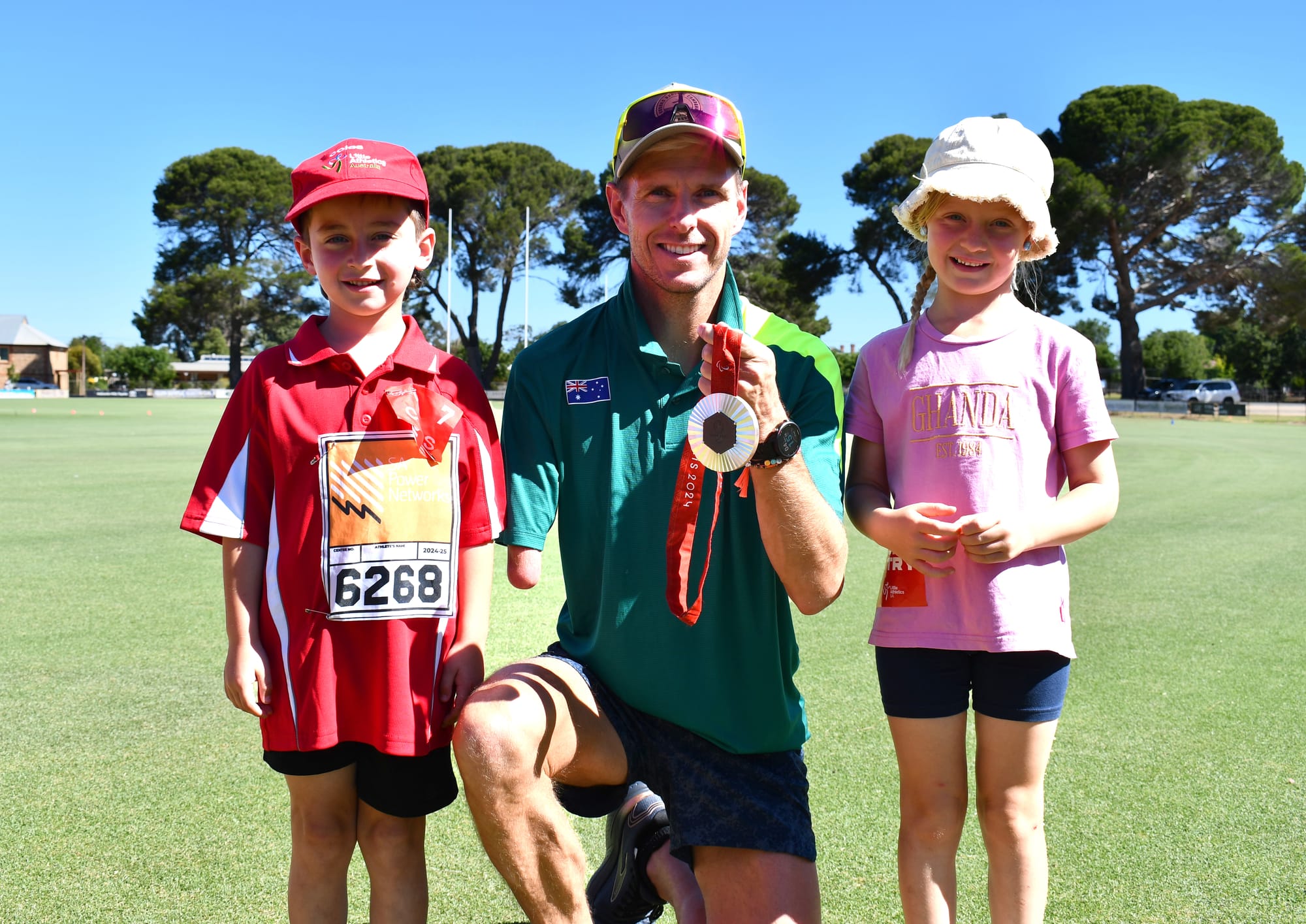 Roeger makes appearance at Little Athletics Hero Day