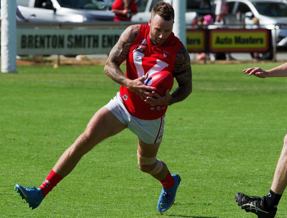 Simounds gets 10 as Roosters crush Magpies in round one of the Great Southern Football League competition post image