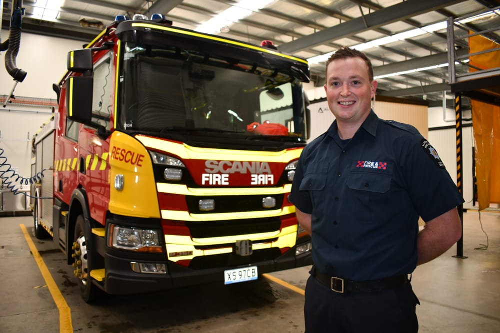 Mount Barker firie graduates DUX of class post image