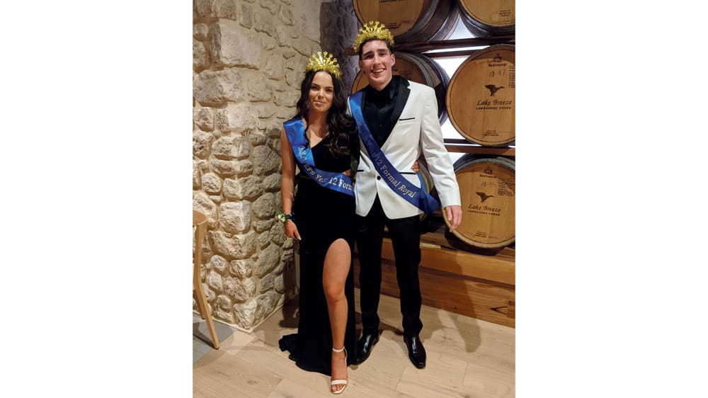 FORMAL AFFAIR: EFS seniors getting ready for night of nights post image