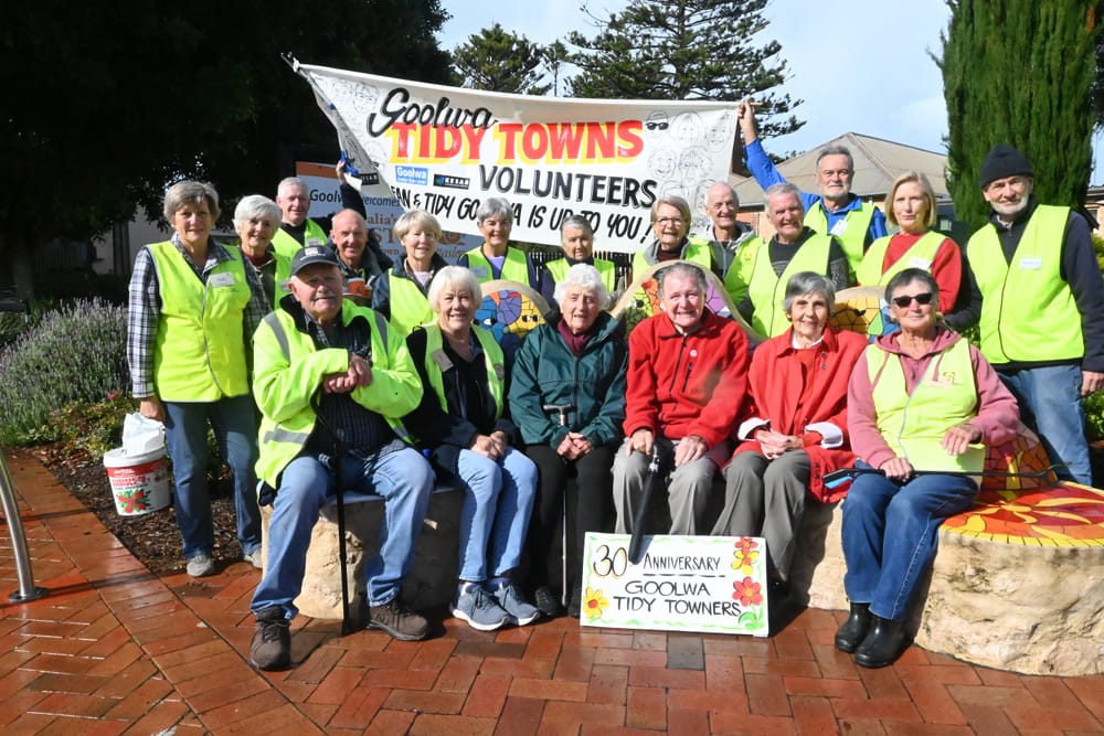 30 years of dedicated volunteers keeping Goolwa a ‘tidy town’ post image