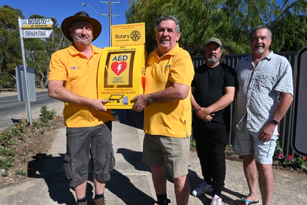 Rotarians install another lifesaving AED device post image