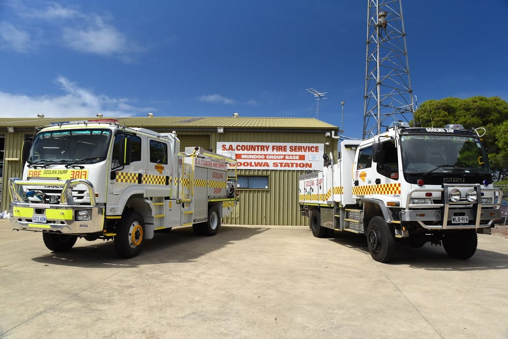 New Country Fire Service truck delivered to Goolwa to replace old pumper post image