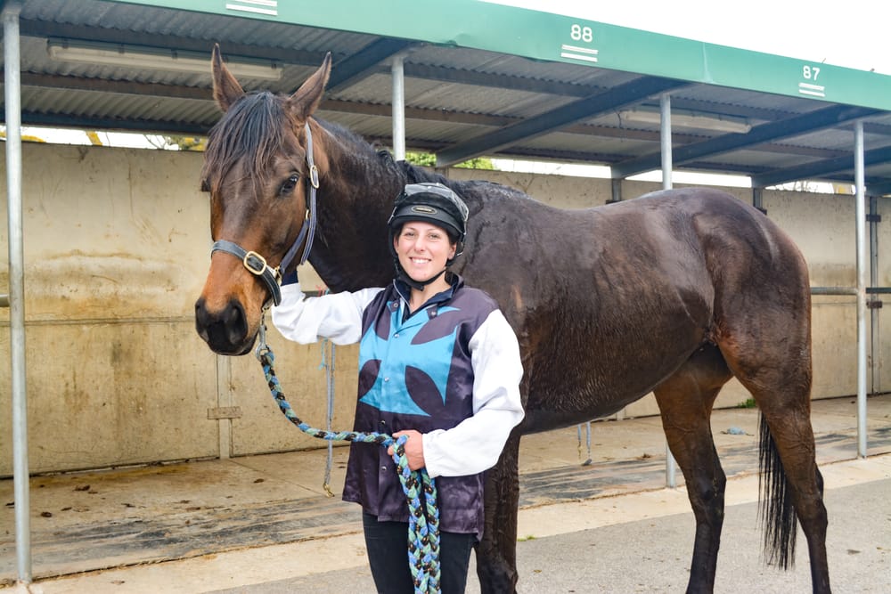 Reynolds debuts with week-apart wins post image