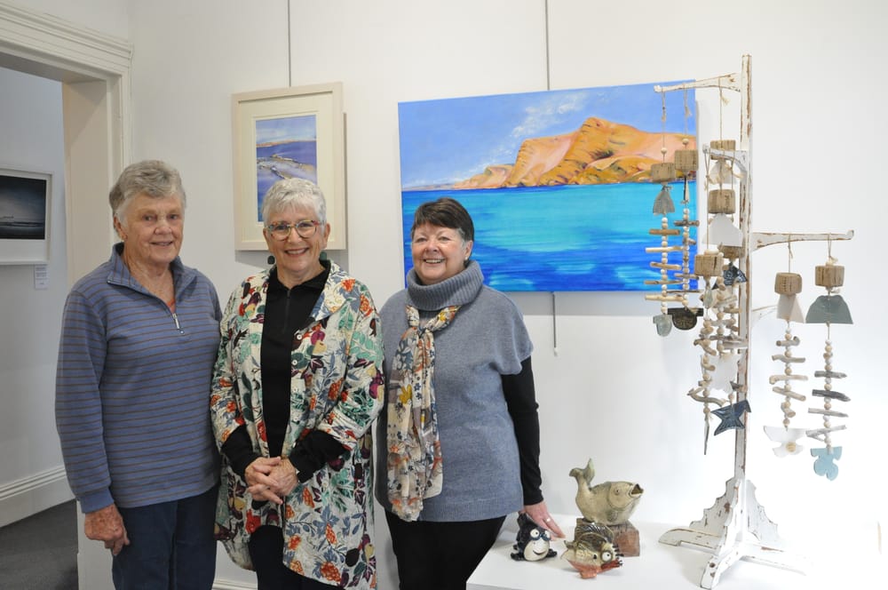 Fleurieu artists shine at Stationmaster’s Gallery post image