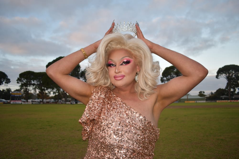 New stage set for drag show as Queens head for Milang post image