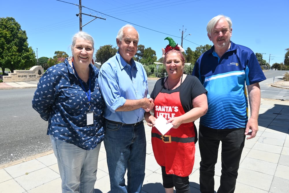 Strathalbyn Rotary donates to community hamper drive post image