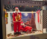 Gilbert’s lights up for Christmas award post image