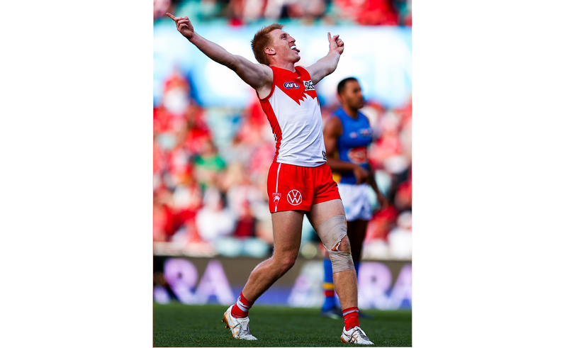 Former Hawk kicks first AFL career goal post image