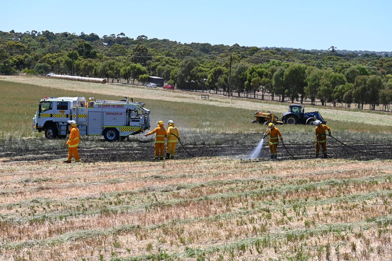 Emergency services contain Strathalbyn paddock fire post image