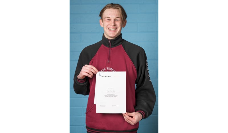 Local MP congratulates Finniss graduates post image