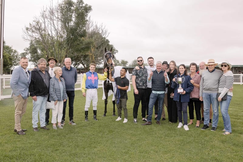 Local faces among Strathalbyn Racing Club’s Vignerons Day crowd post image