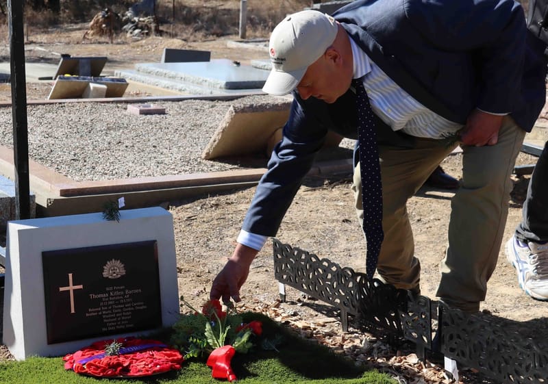 Military headstones unveiled for servicemen at Currency Creek post image