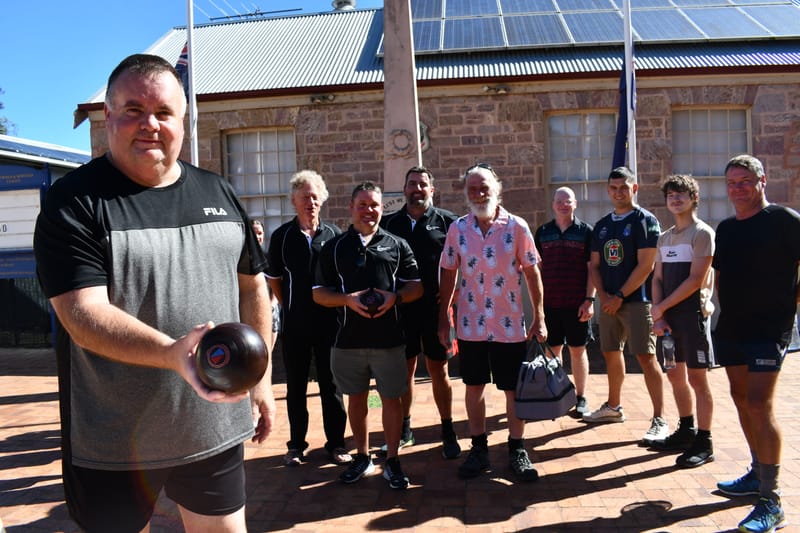 Local bowlers soldier-on fundraising trek post image