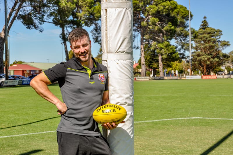 Hunt on for footy umpires post image